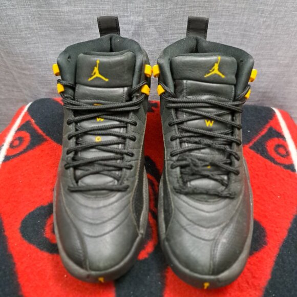 %Size 8 Nike Air Jordan 12 \